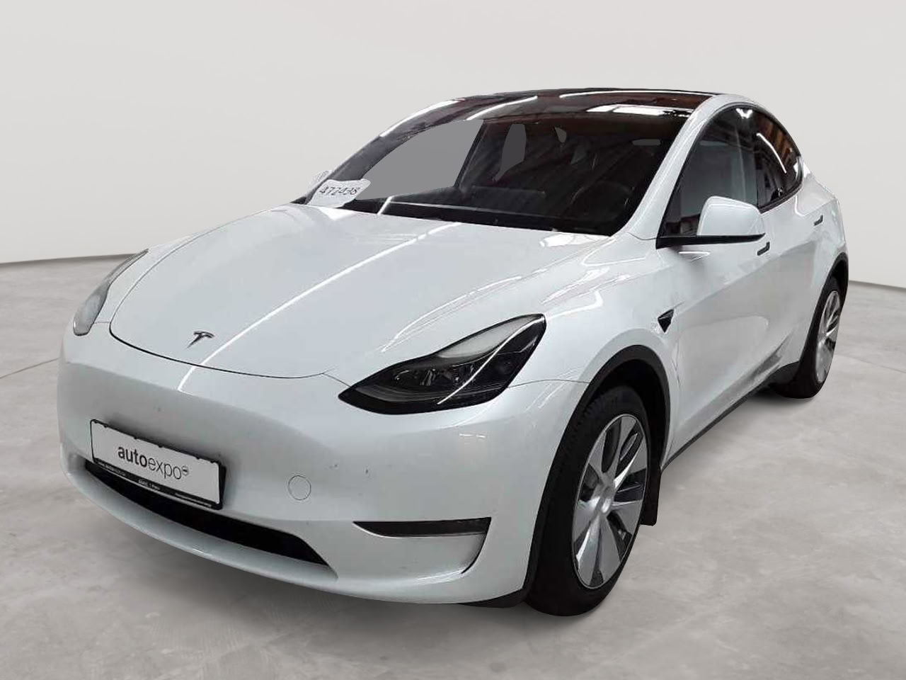 Tesla Model Y Long Range Dual Motor AWD 2