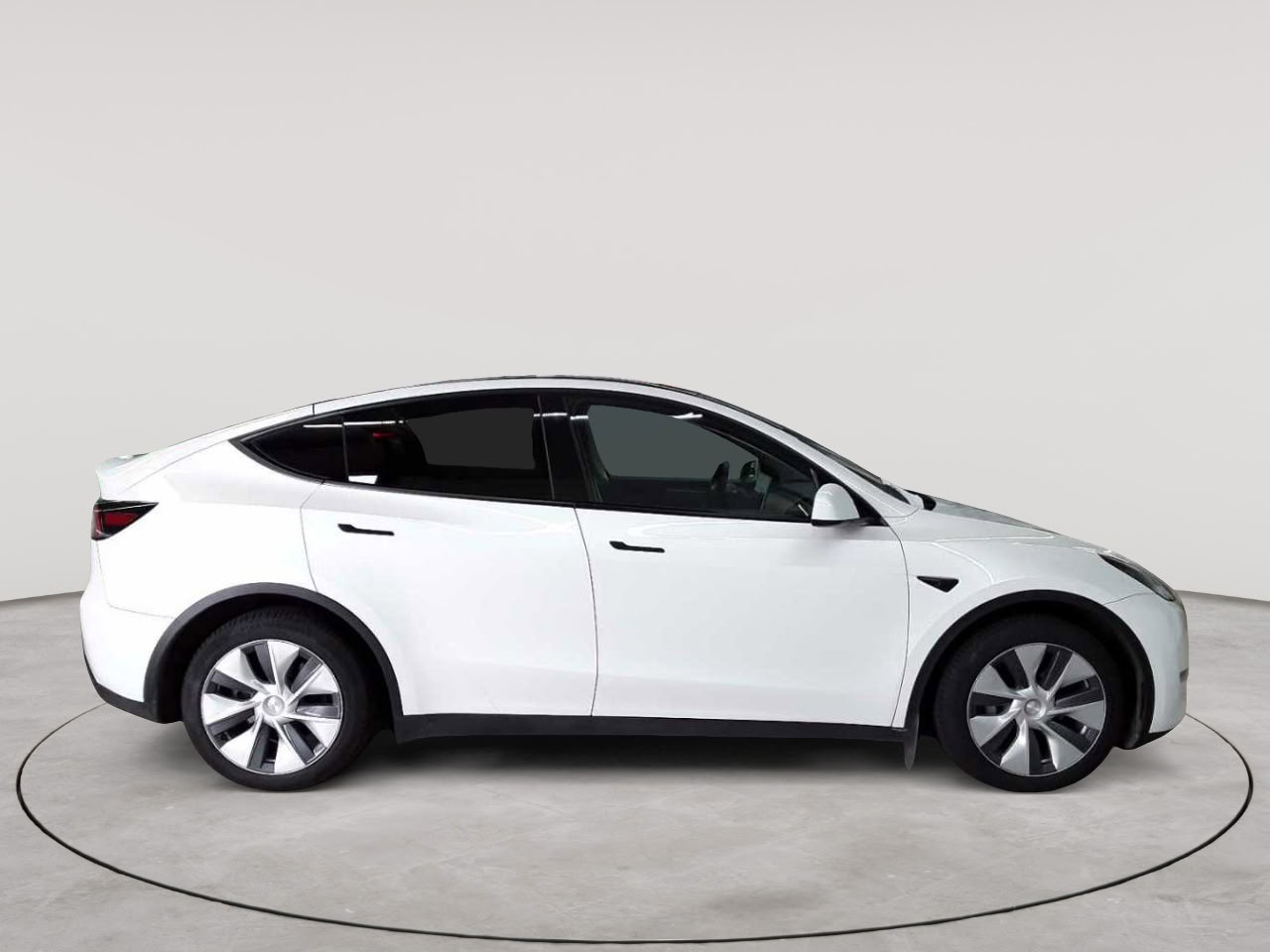 Tesla Model Y Long Range Dual Motor AWD 3