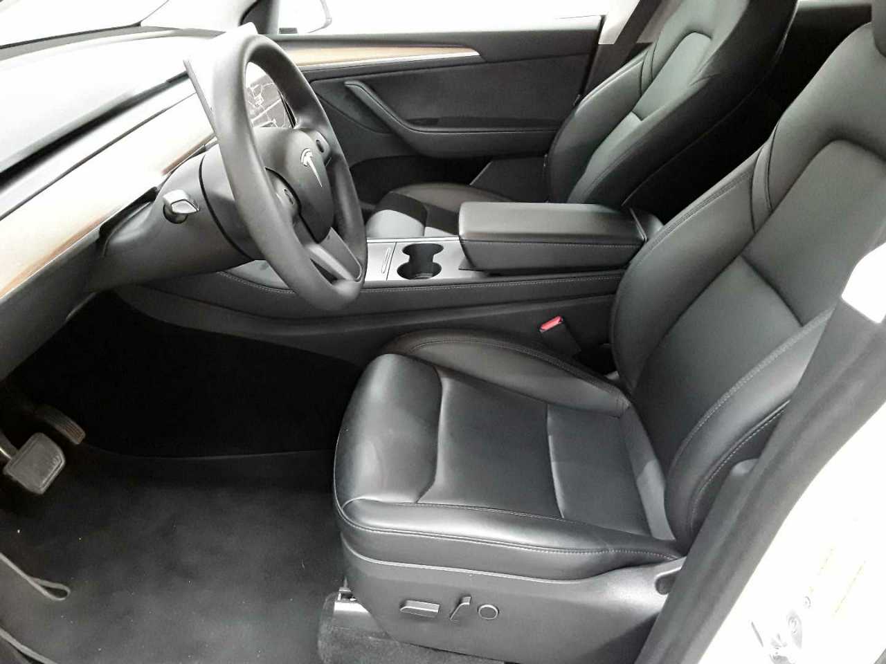 Tesla Model Y Long Range Dual Motor AWD 7