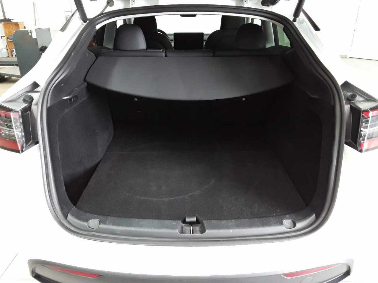 Tesla Model Y Long Range Dual Motor AWD 15