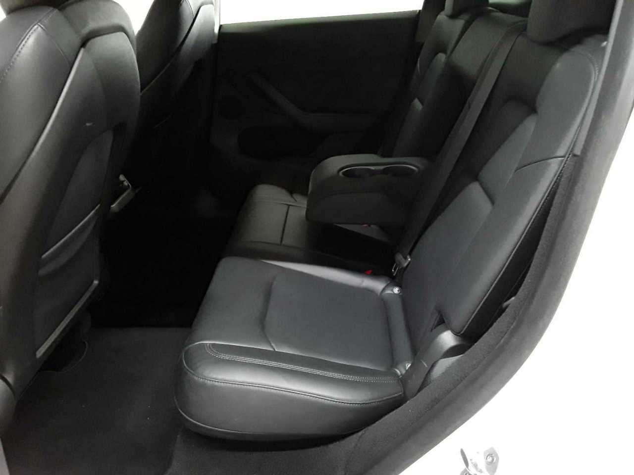 Tesla Model Y Long Range Dual Motor AWD 13
