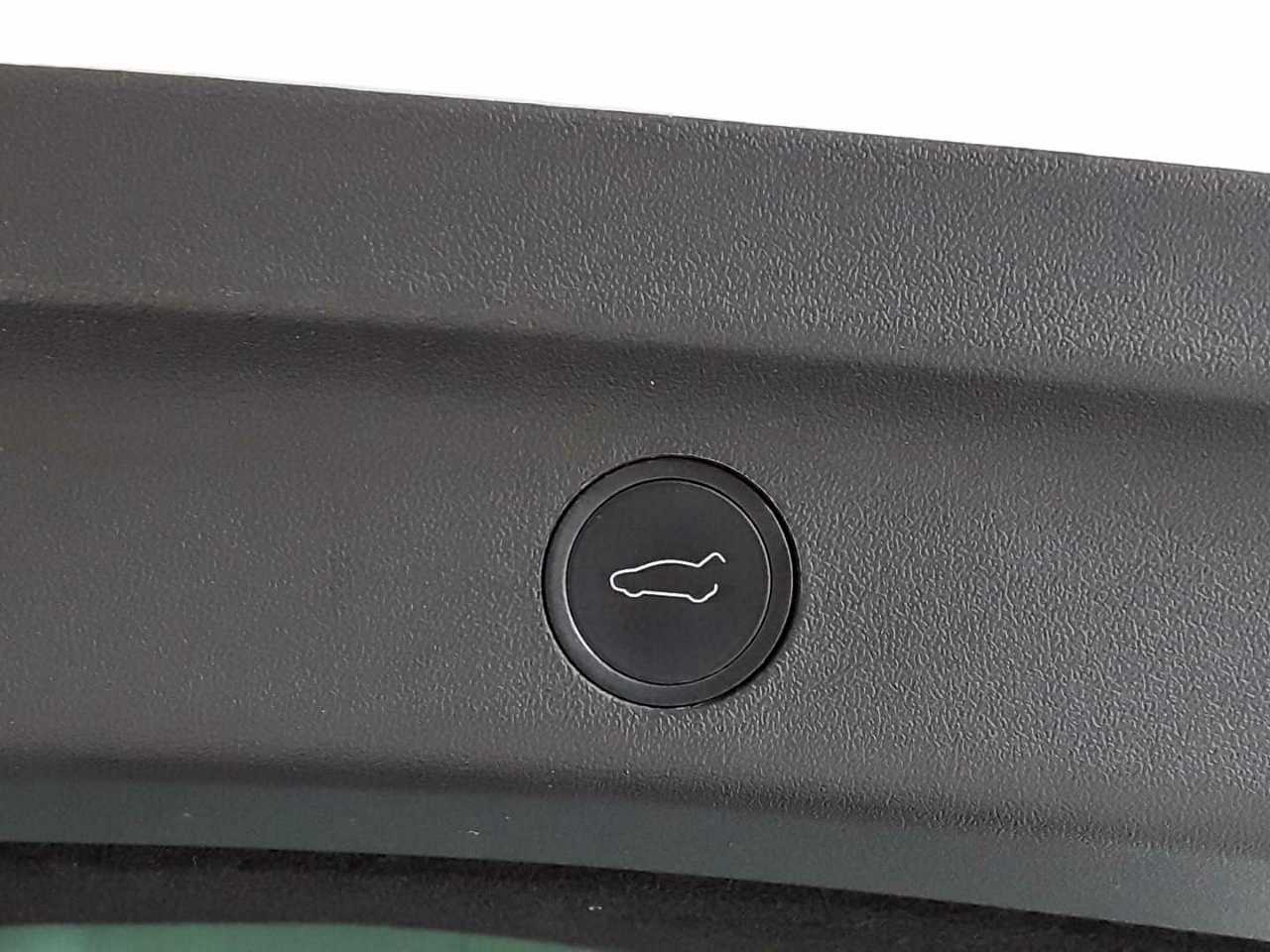 Tesla Model Y Long Range Dual Motor AWD 19