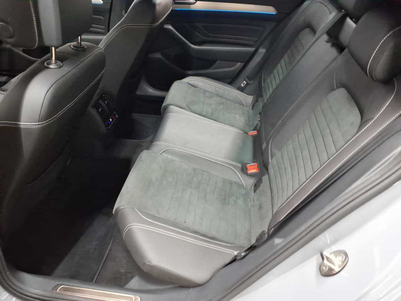 Vw Passat Variant 2.0 TDI SCR Elegance 13
