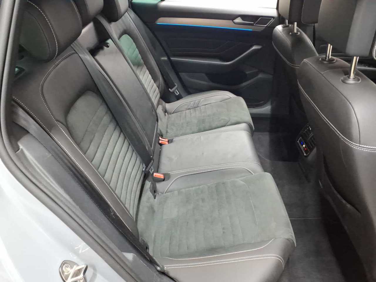 Vw Passat Variant 2.0 TDI SCR Elegance 14