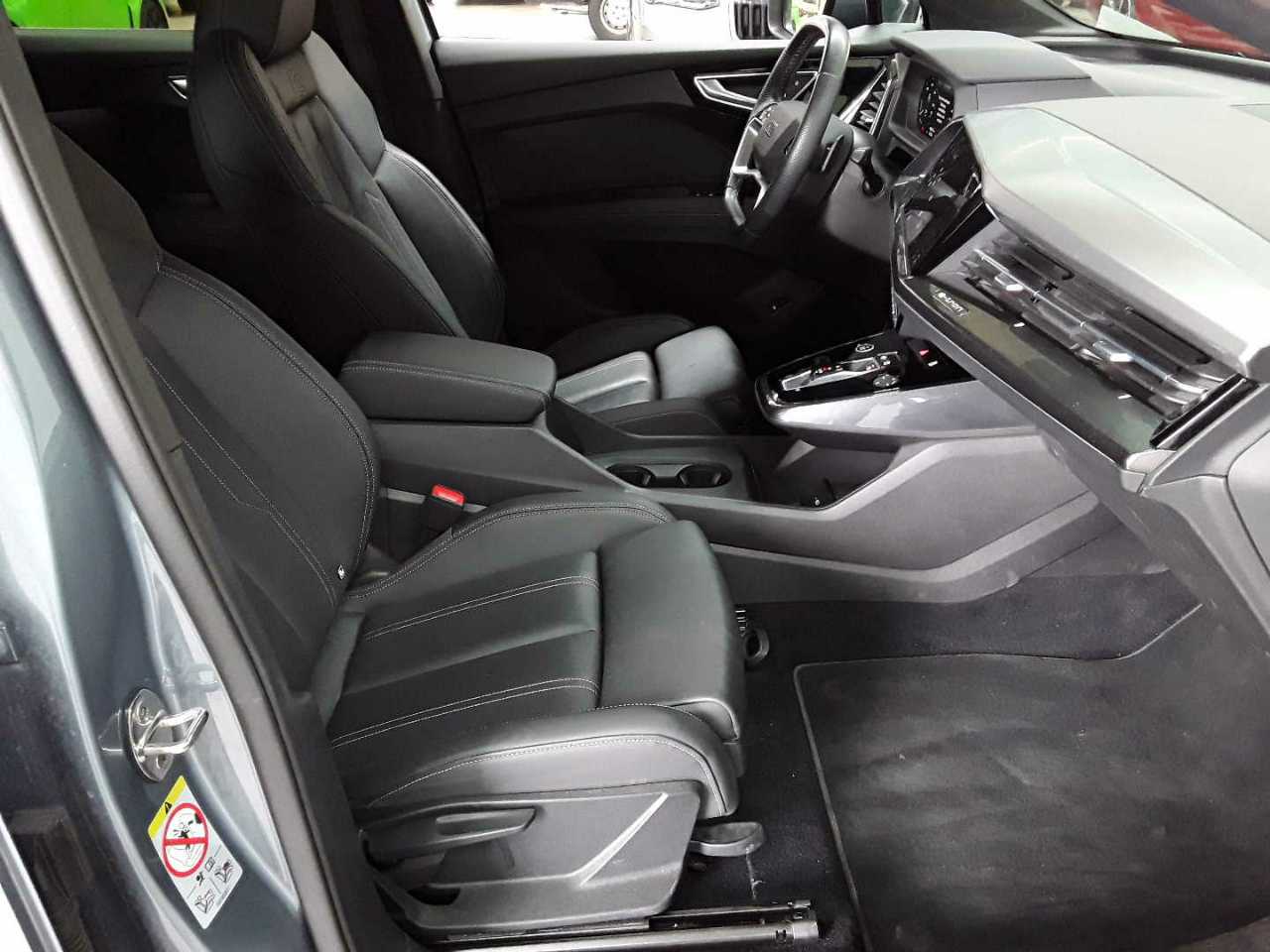 Audi Q4 e-tron 40 8