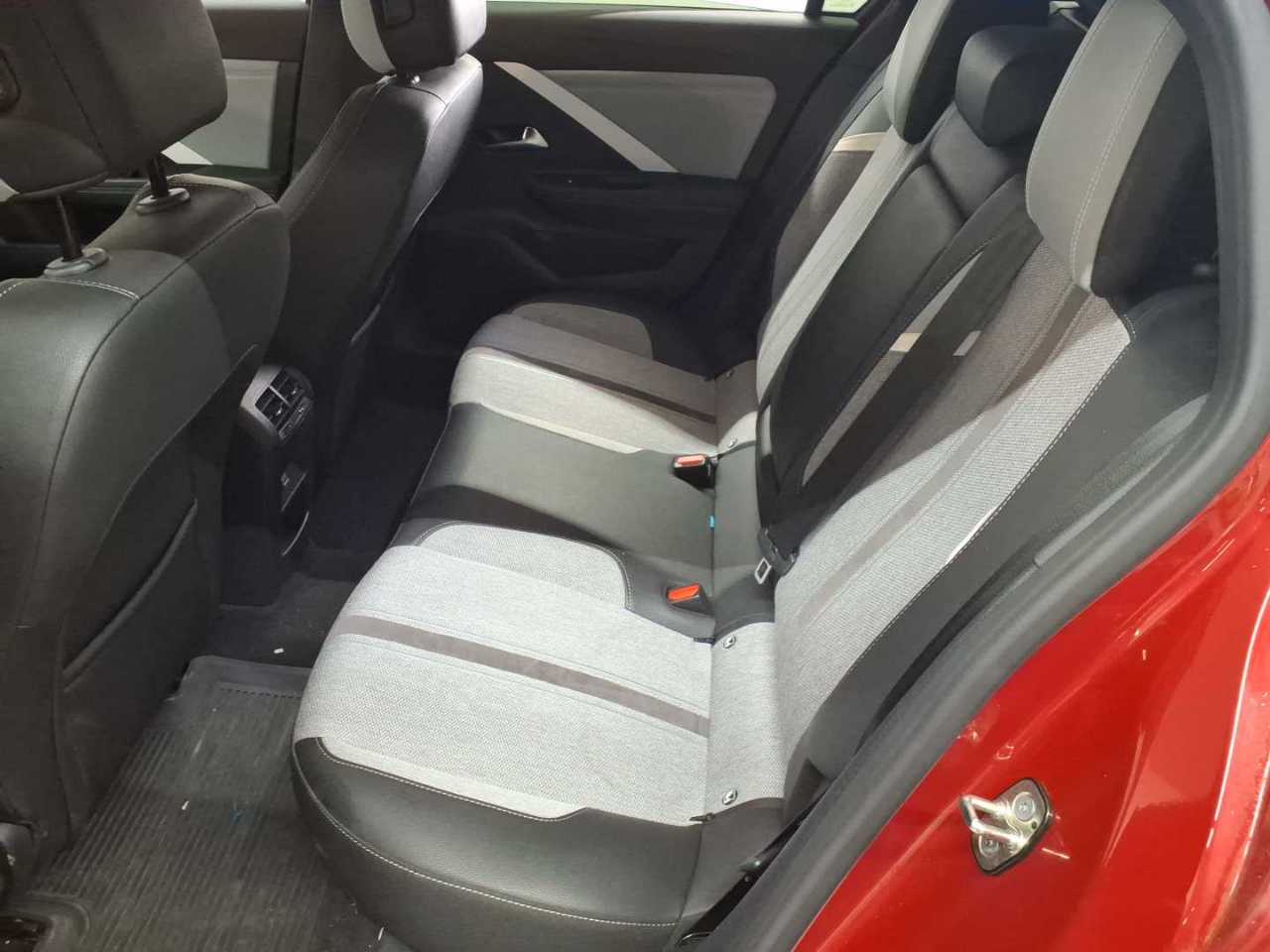 Opel Astra Sports Tourer 1.5 D Automatik Business Elegance 13