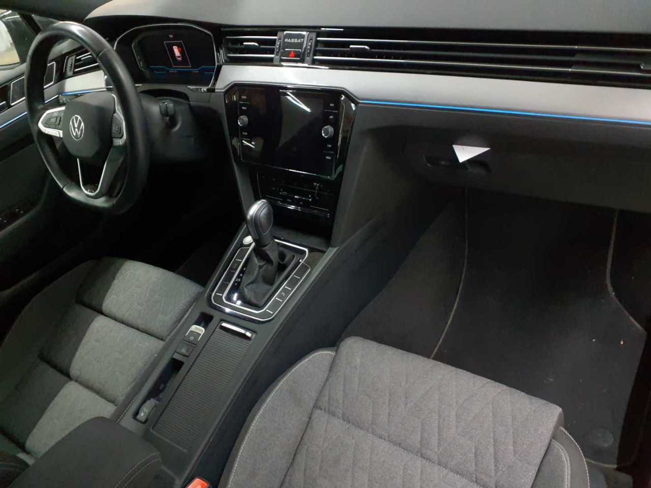 Vw Passat Variant 2.0 TDI SCR DSG Business 9