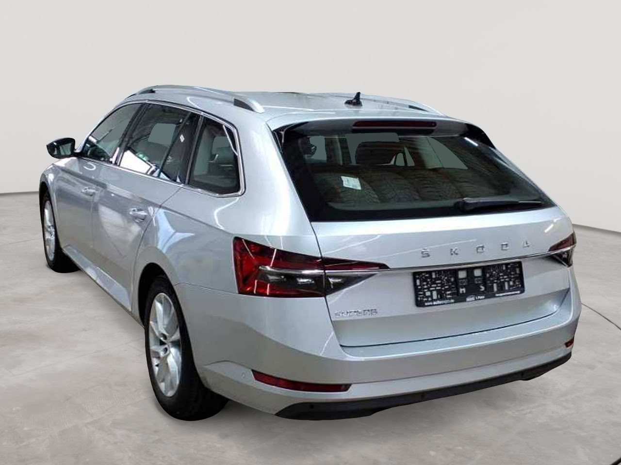 Skoda Superb Combi 2.0 TDI DSG Style 5