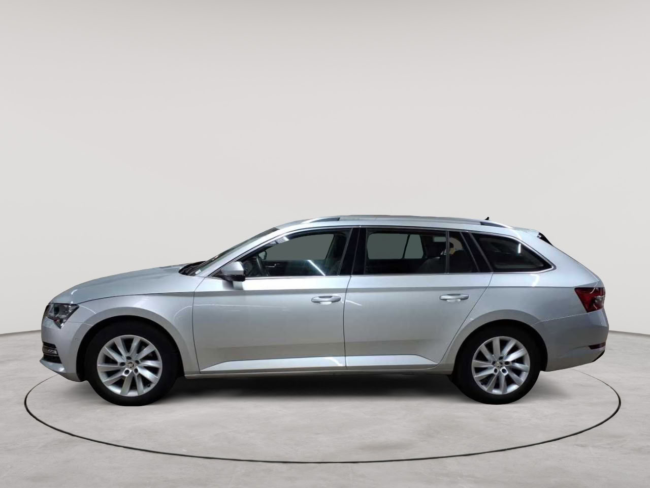 Skoda Superb Combi 2.0 TDI DSG Style 6