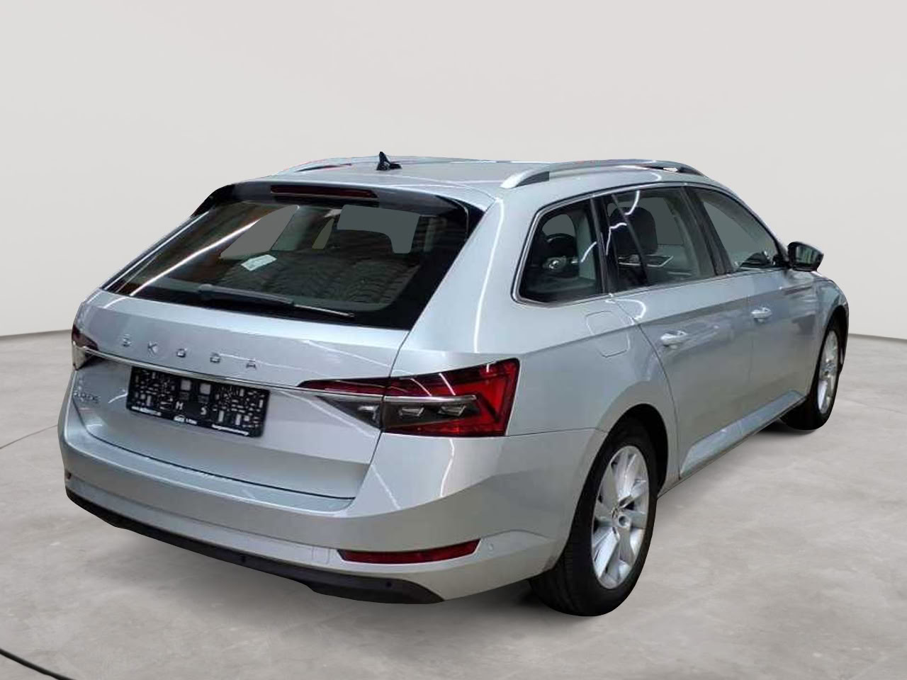 Skoda Superb Combi 2.0 TDI DSG Style 4