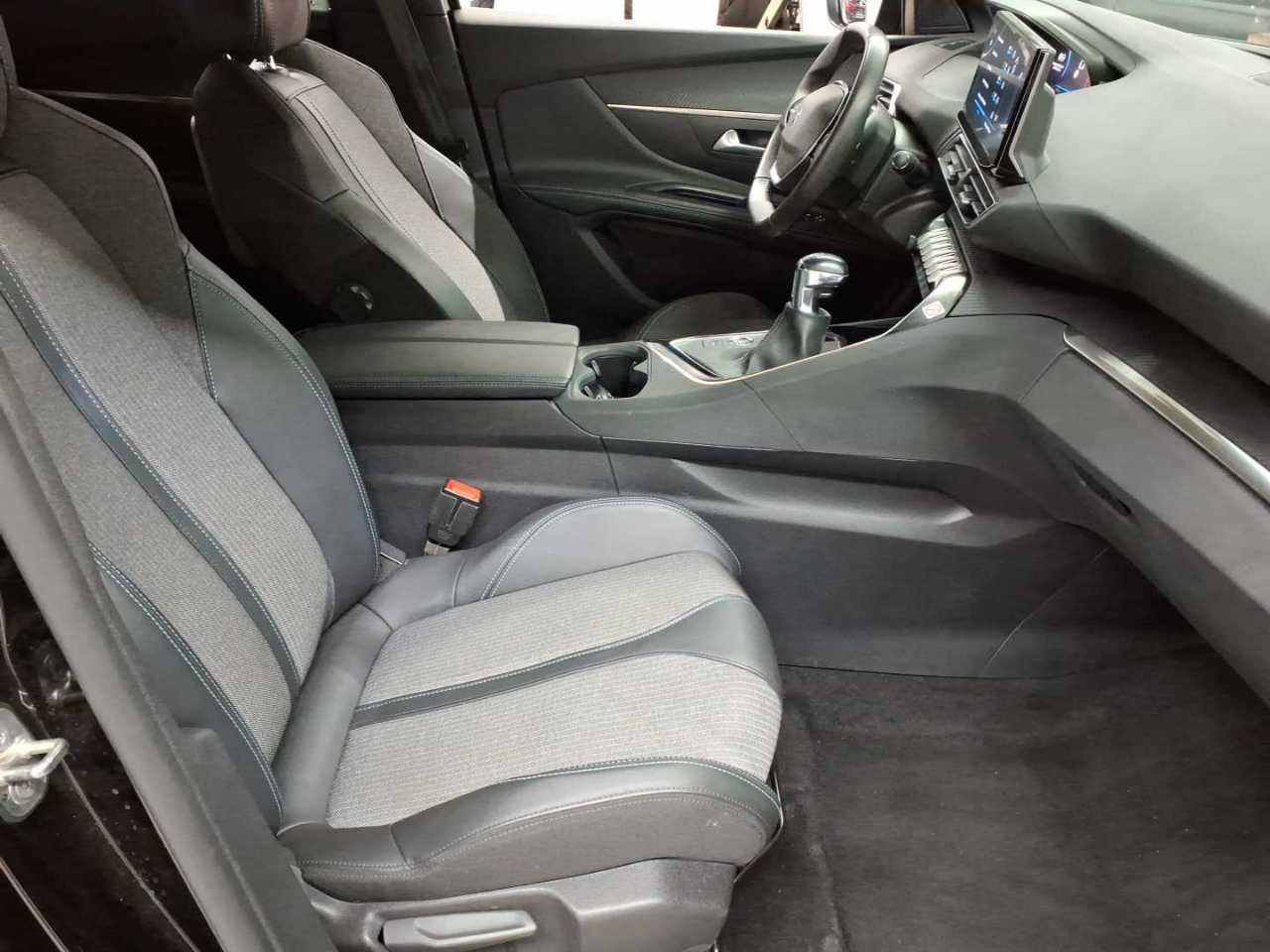 Peugeot 5008 PureTech 130 Stop & Start Allure Pack 8
