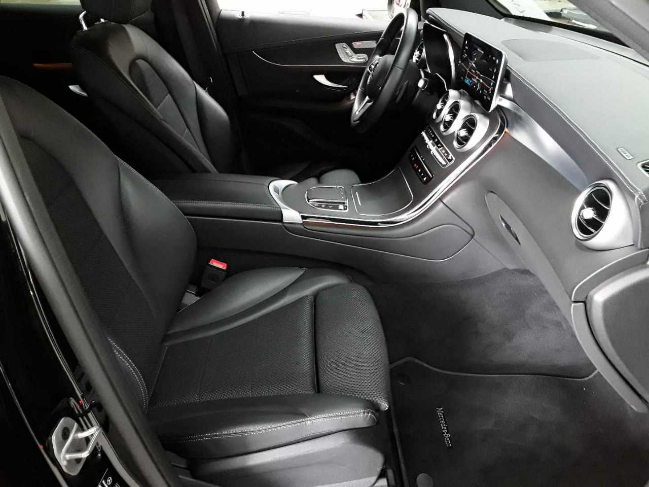 Mercedes-Benz GLC 300 de 4Matic 9G-TRONIC Exclusive 8