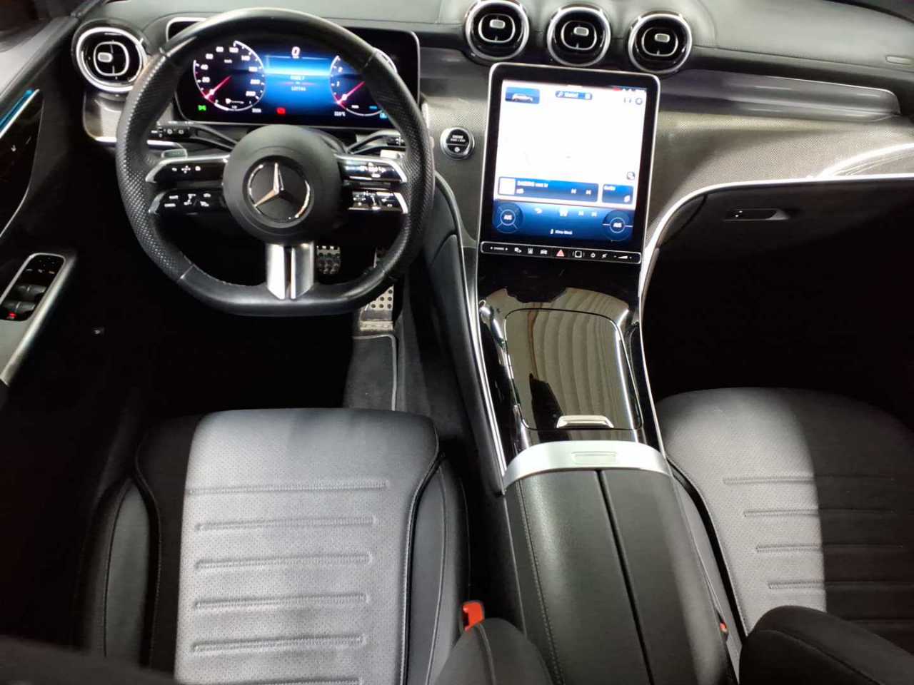 Mercedes-Benz GLC 300 4Matic 9G-TRONIC AMG Line Advanced 11