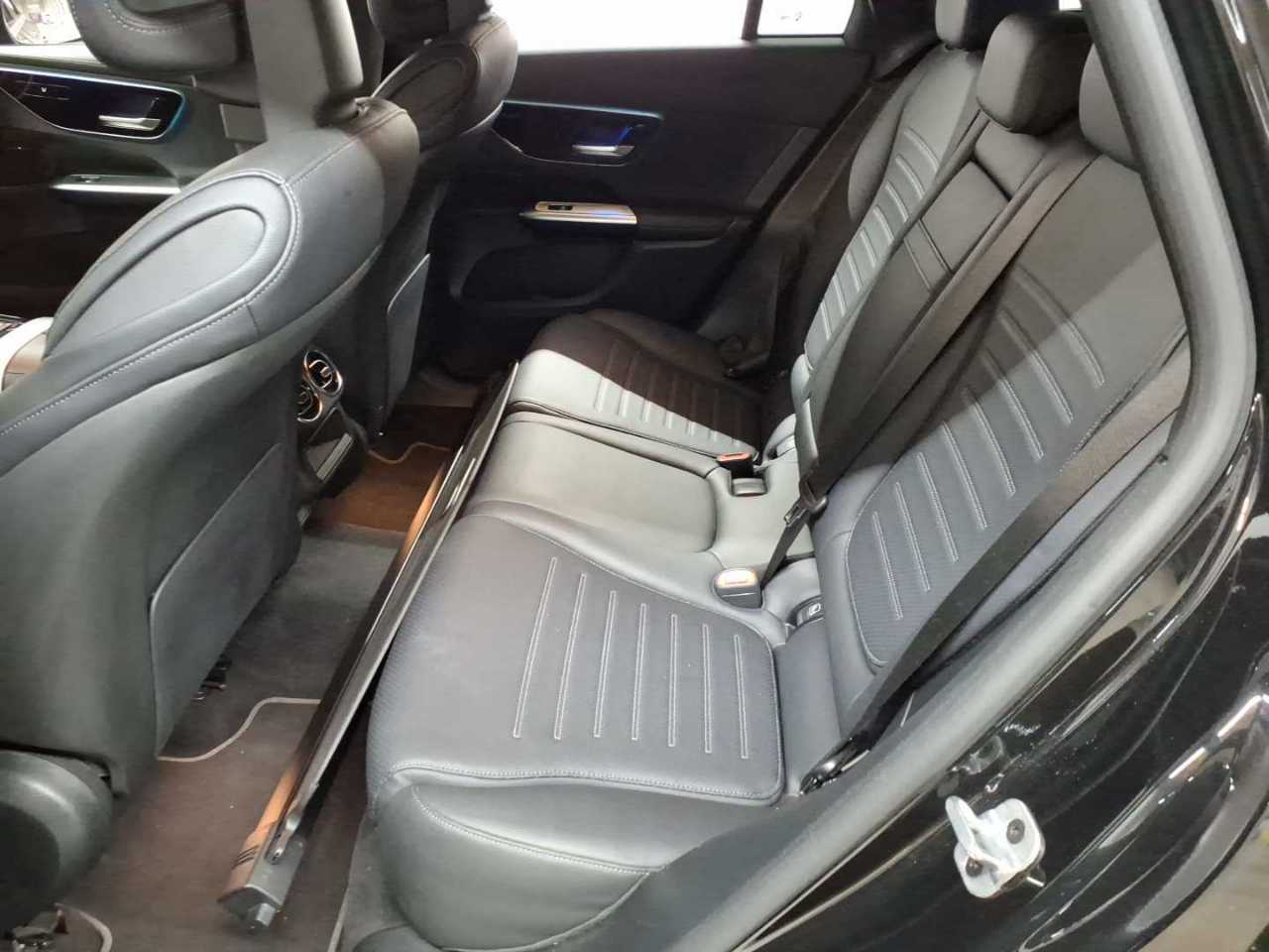 Mercedes-Benz GLC 300 4Matic 9G-TRONIC AMG Line Advanced 13