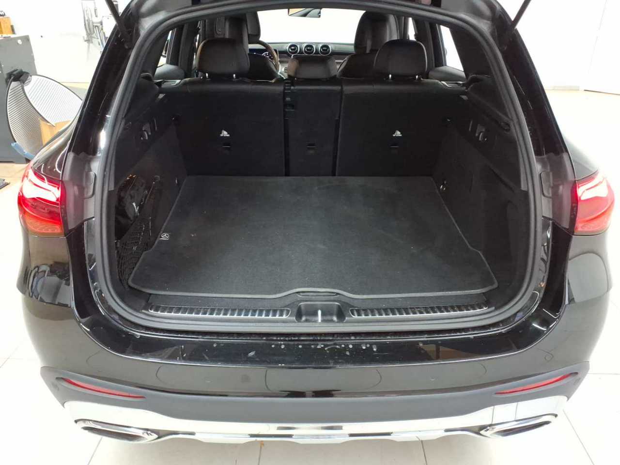 Mercedes-Benz GLC 300 4Matic 9G-TRONIC AMG Line Advanced 15