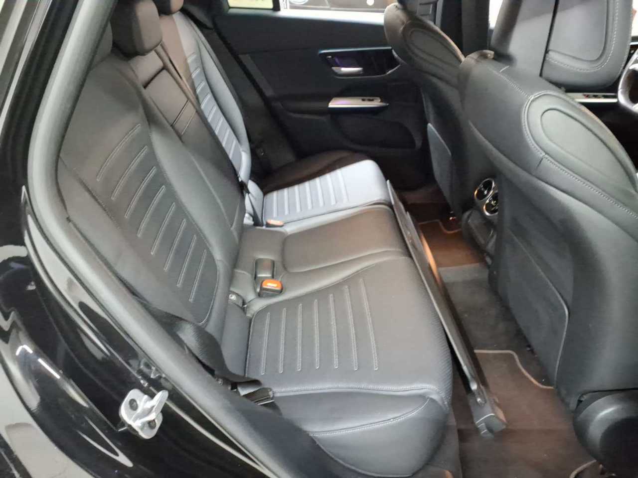 Mercedes-Benz GLC 300 4Matic 9G-TRONIC AMG Line Advanced 14