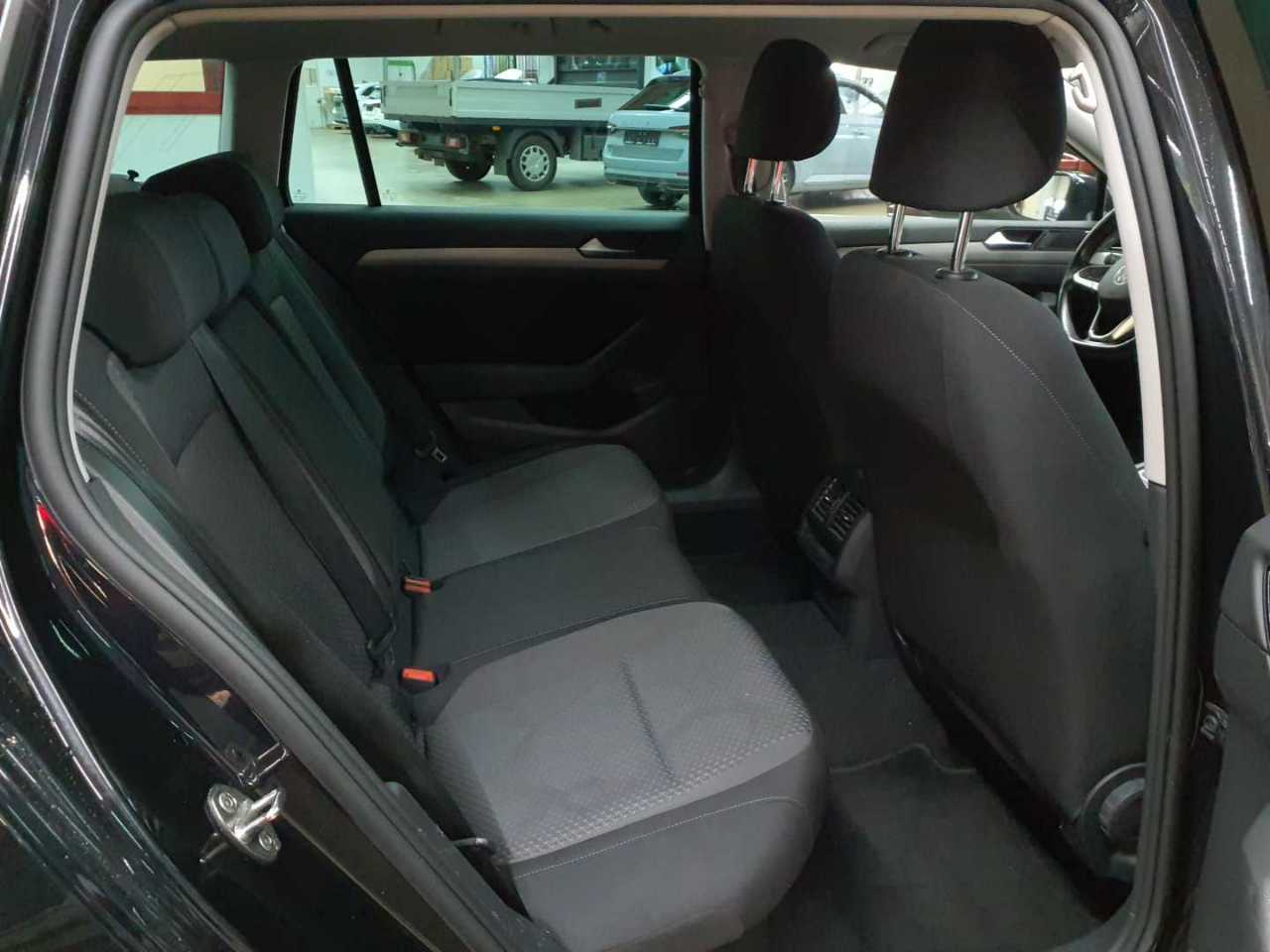 Vw Passat Variant 2.0 TDI SCR DSG 14