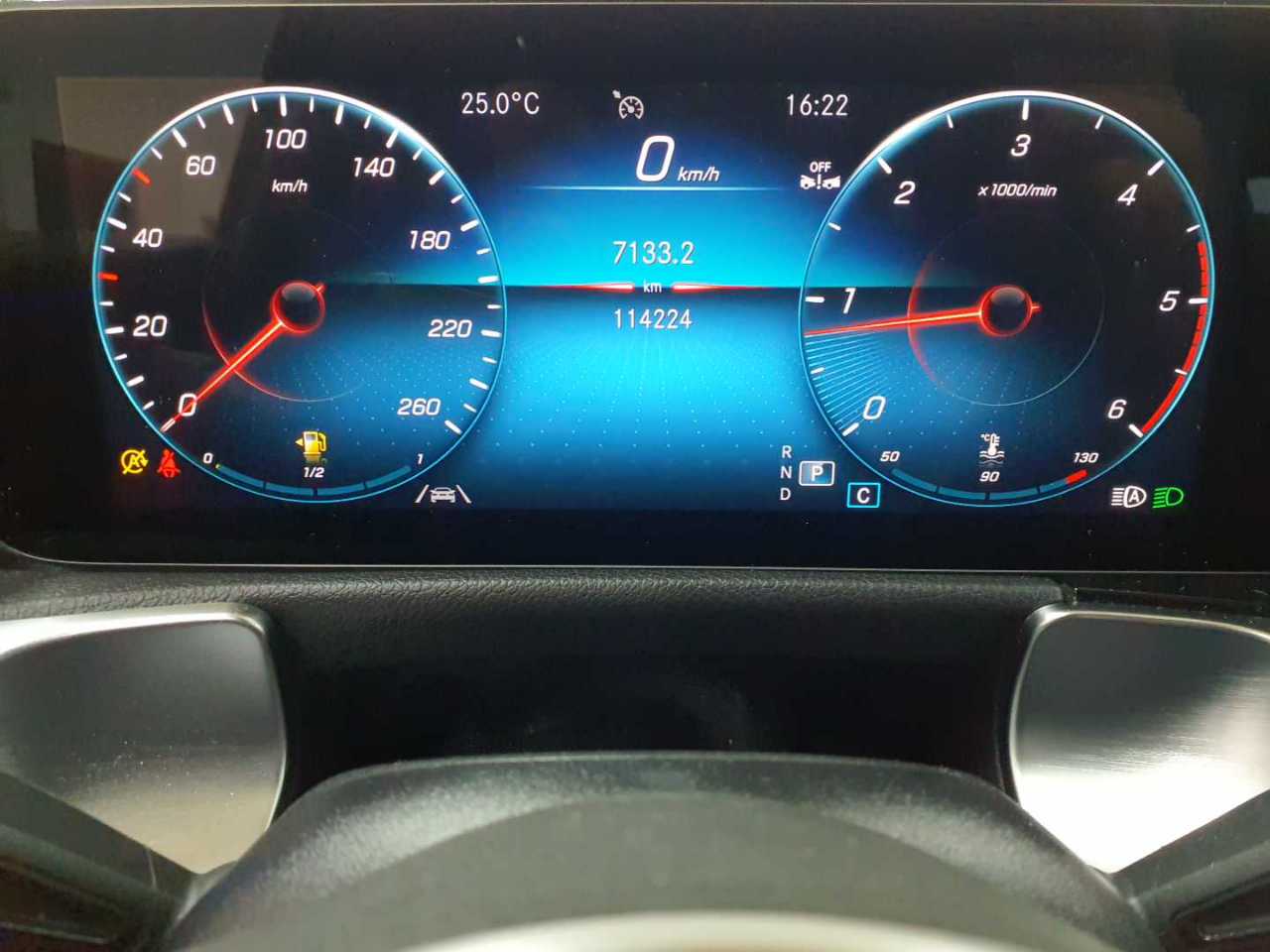 Mercedes-Benz GLB 200 d 8G-DCT Progressive 11