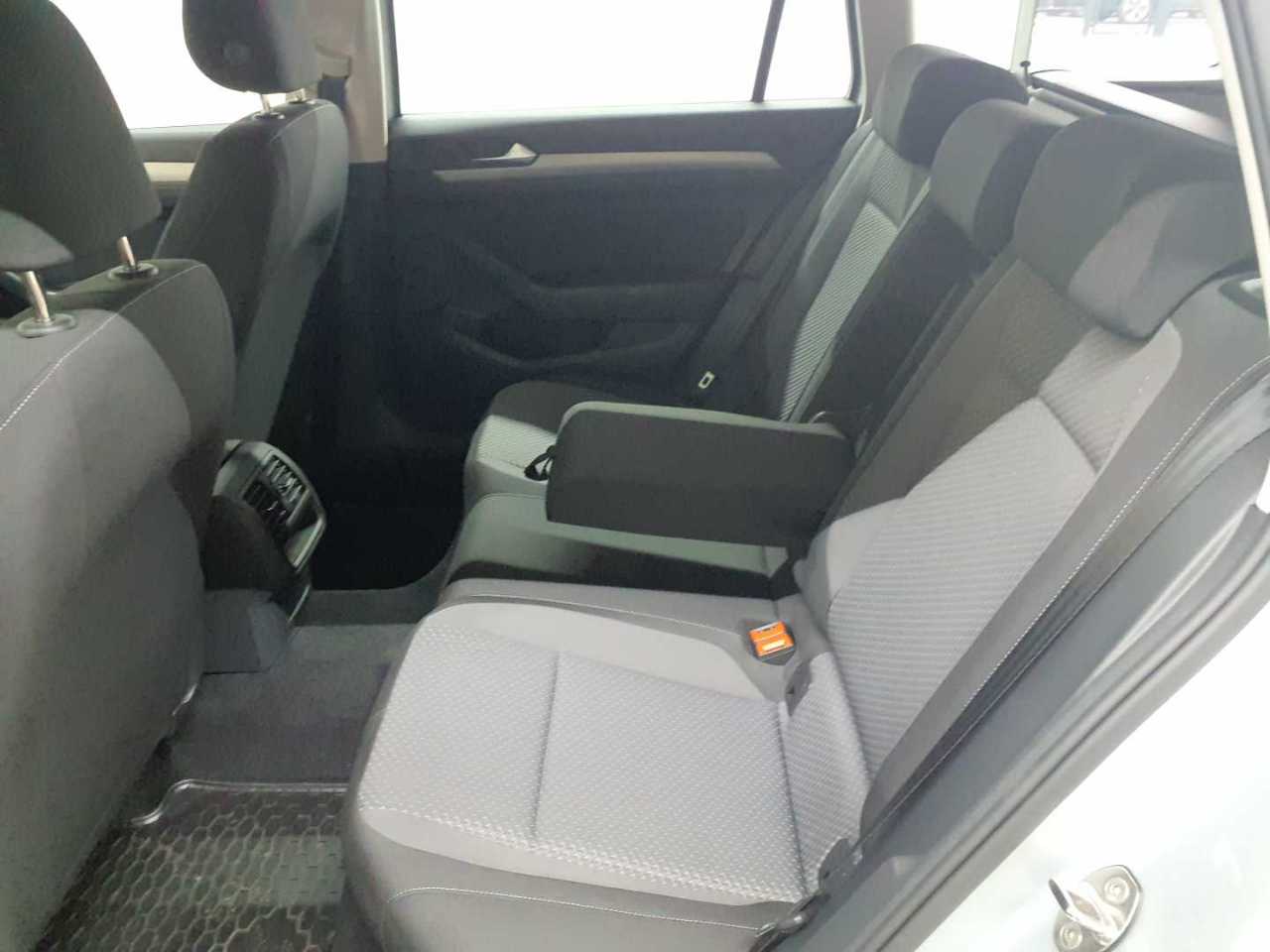 Vw Passat Variant 2.0 TDI SCR DSG 14