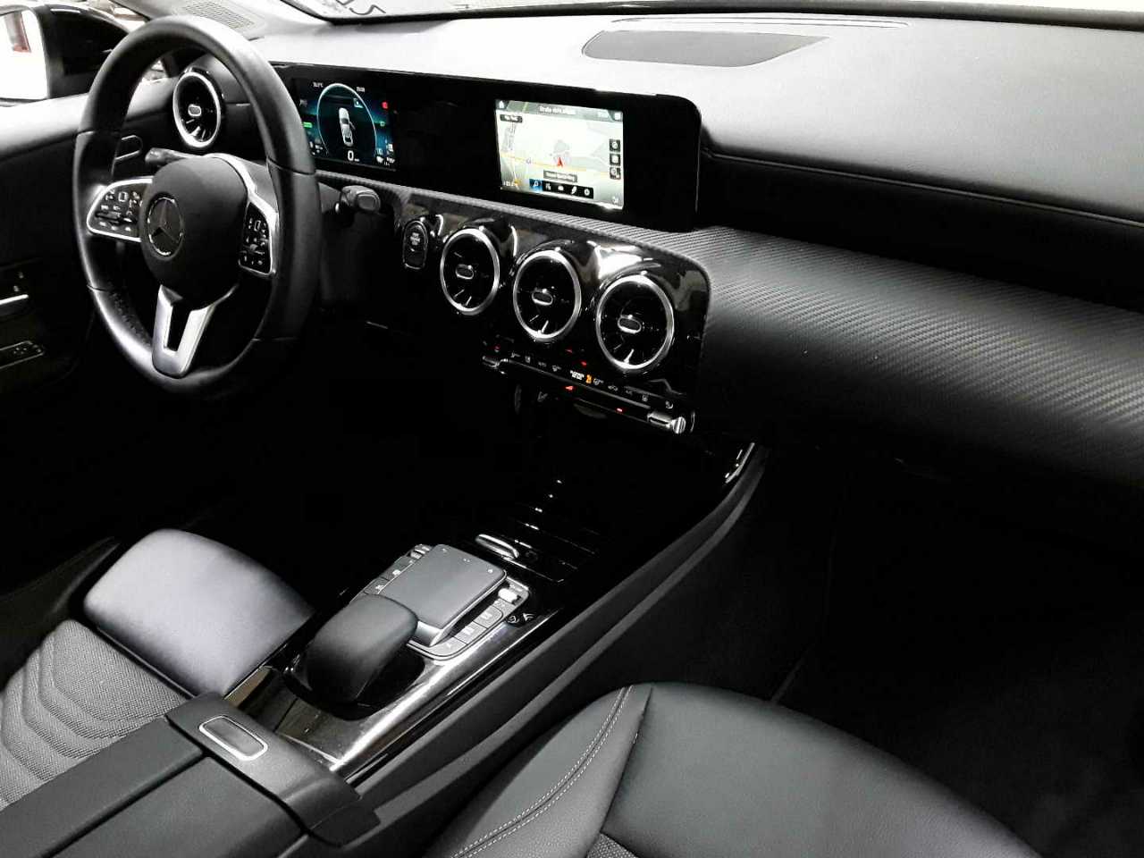 Mercedes-Benz A 250 e 8G-DCT Style 9