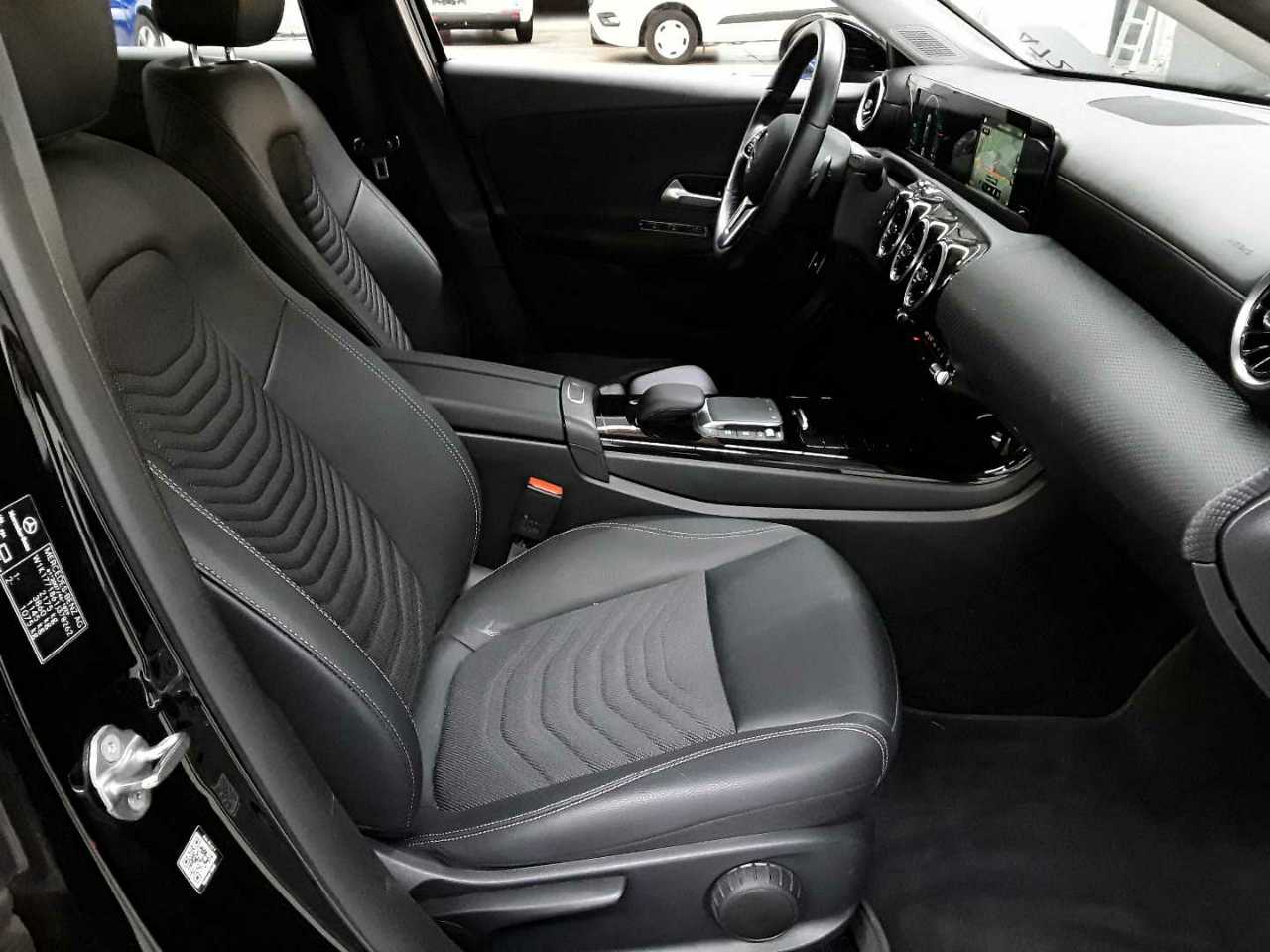 Mercedes-Benz A 250 e 8G-DCT Style 8