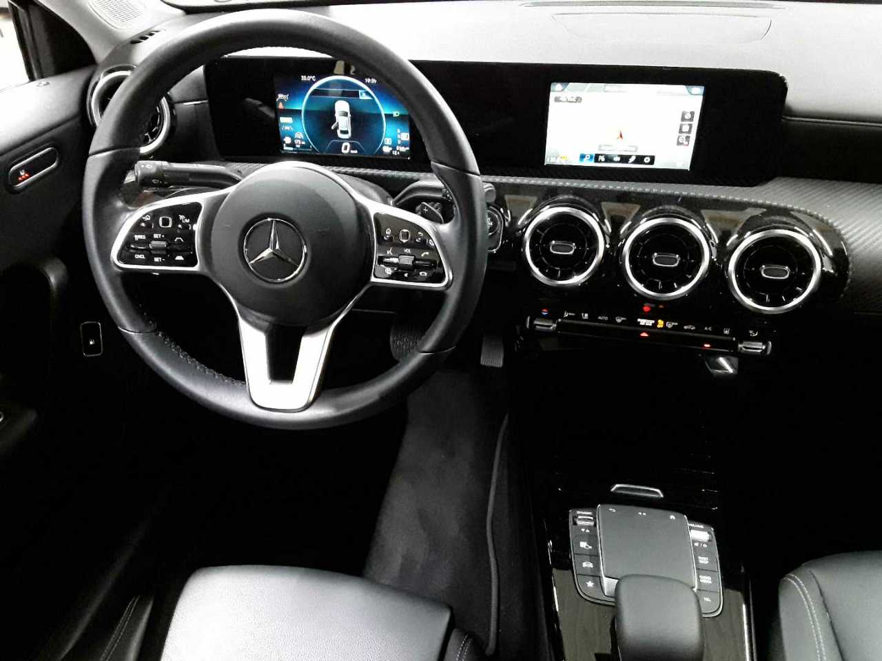 Mercedes-Benz A 250 e 8G-DCT Style 10