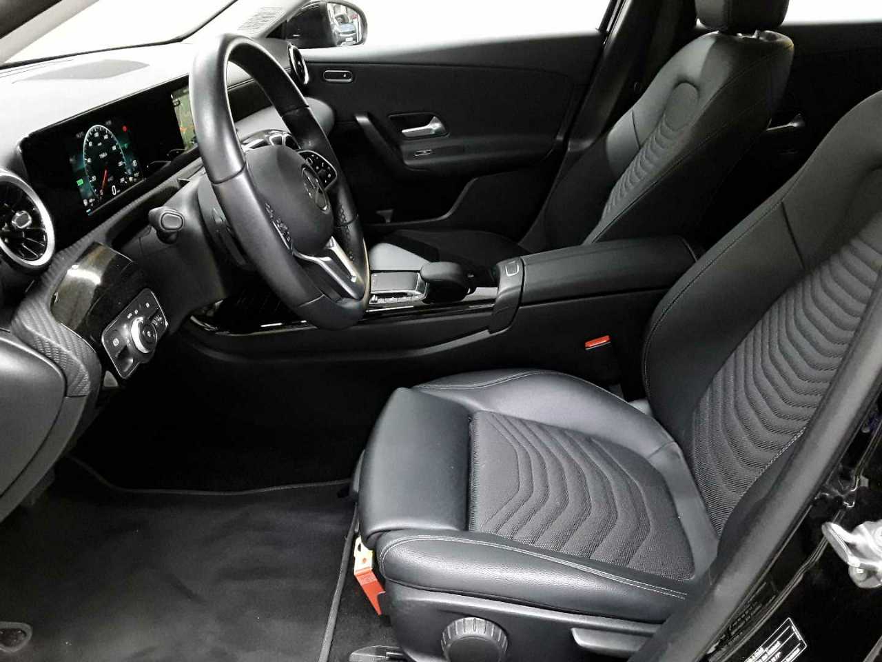 Mercedes-Benz A 250 e 8G-DCT Style 7