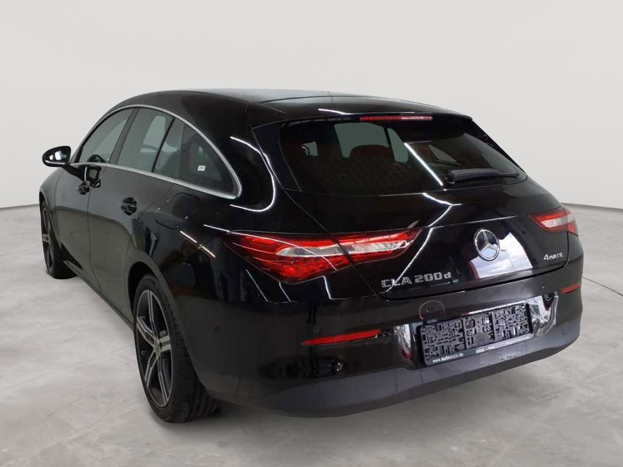 Mercedes-Benz CLA 200 d 4Matic Shooting Brake 8G-DCT 5