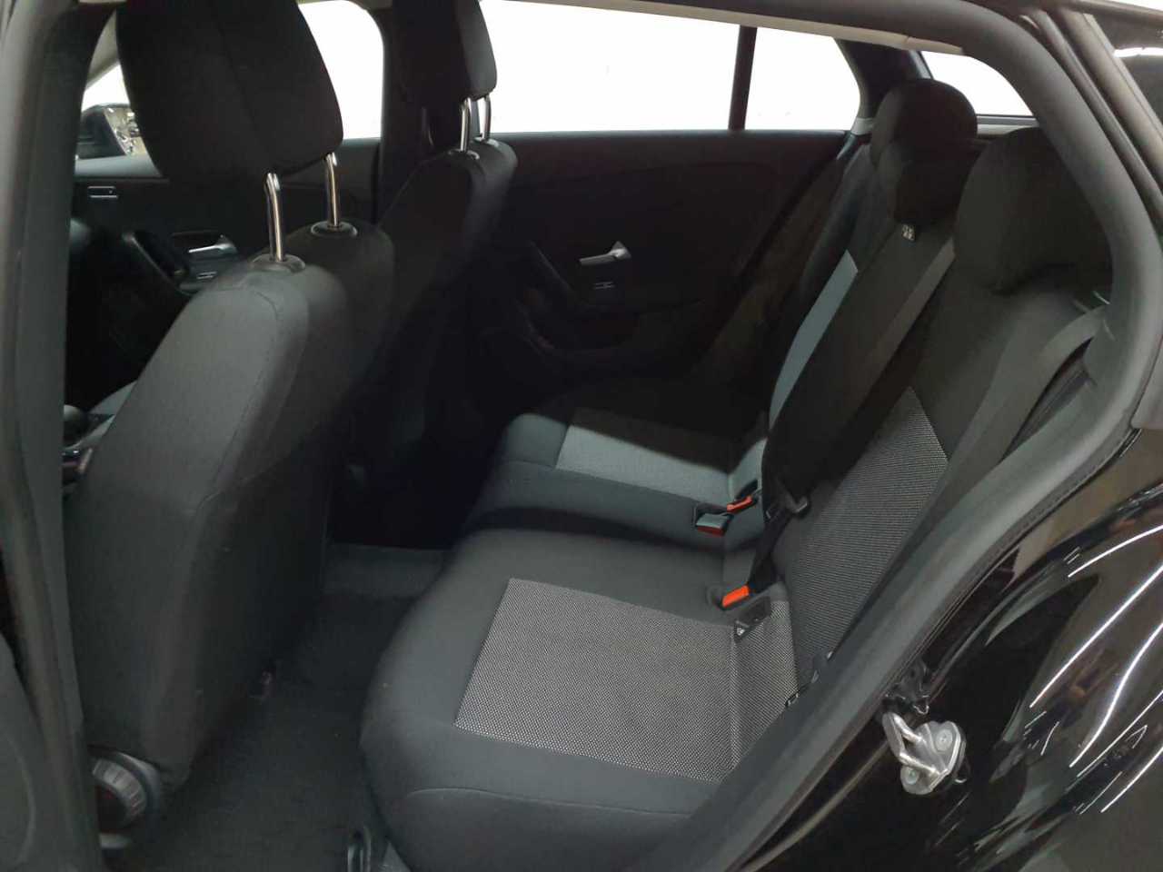 Mercedes-Benz CLA 200 d 4Matic Shooting Brake 8G-DCT 13