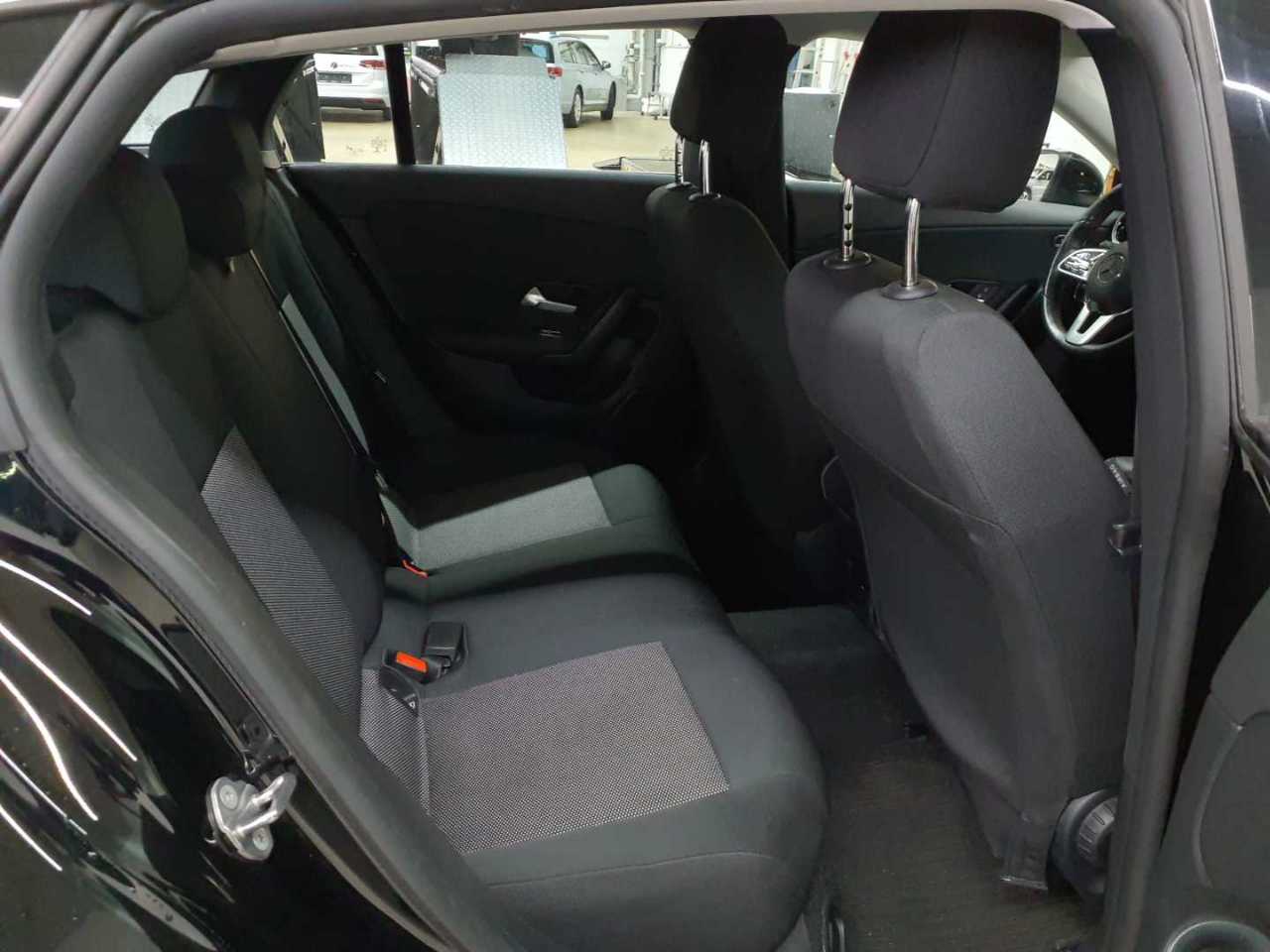 Mercedes-Benz CLA 200 d 4Matic Shooting Brake 8G-DCT 14