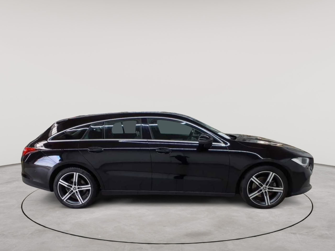 Mercedes-Benz CLA 200 d 4Matic Shooting Brake 8G-DCT 3
