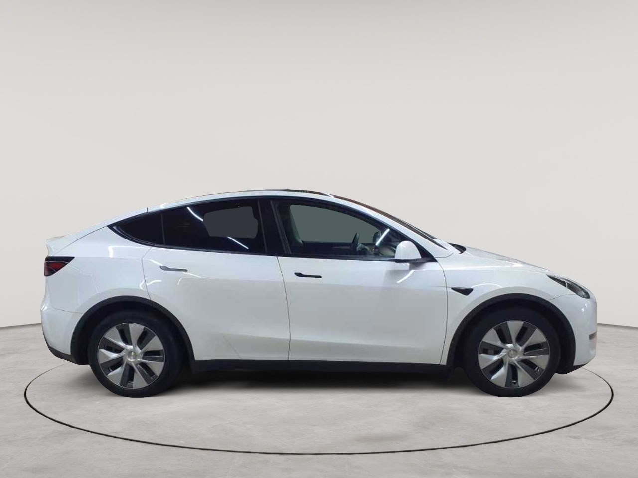 Tesla Model Y Long Range Dual Motor AWD 3