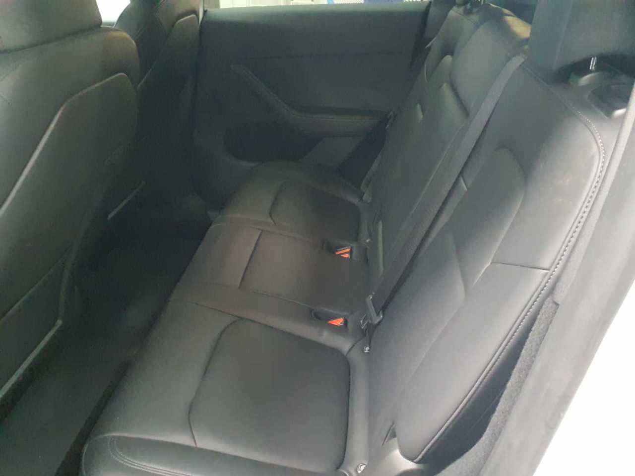 Tesla Model Y Long Range Dual Motor AWD 13