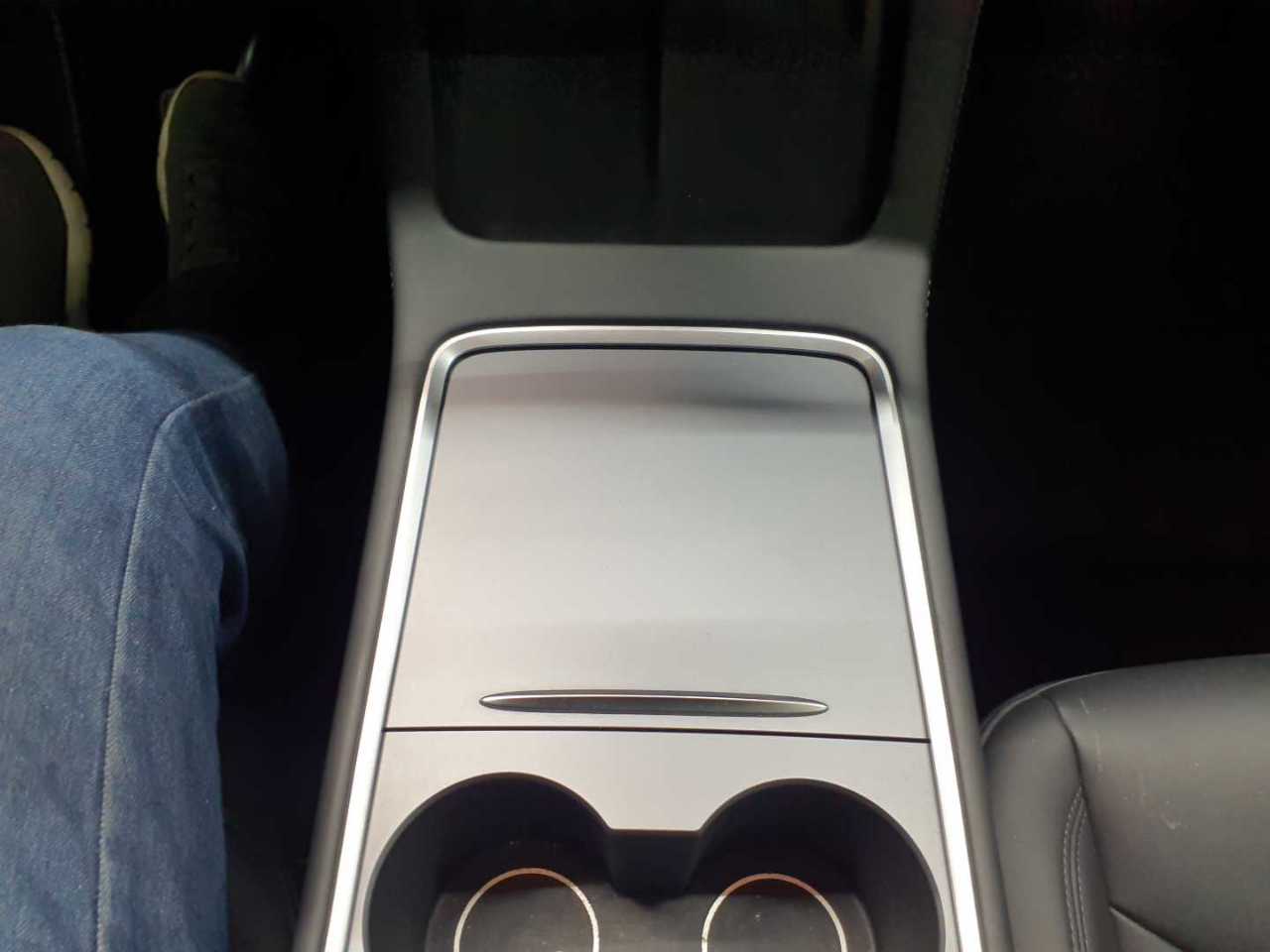 Tesla Model Y Long Range Dual Motor AWD 10