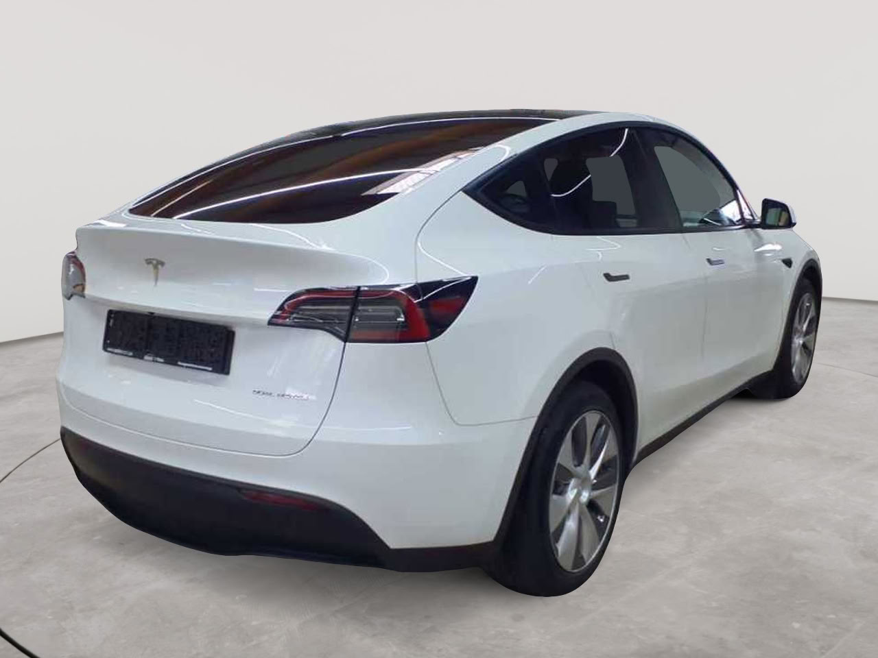 Tesla Model Y Long Range Dual Motor AWD 4