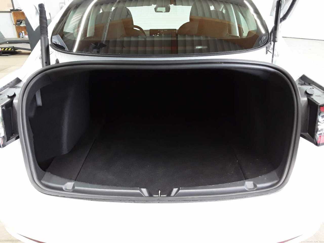 Tesla Model 3 RWD Hinterradantrieb 15