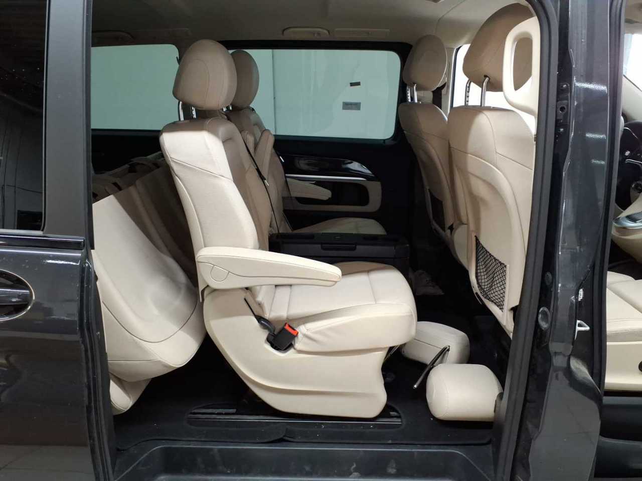 Mercedes-Benz V 300 d lang 4Matic 9G-TRONIC Avantgarde Edition 13