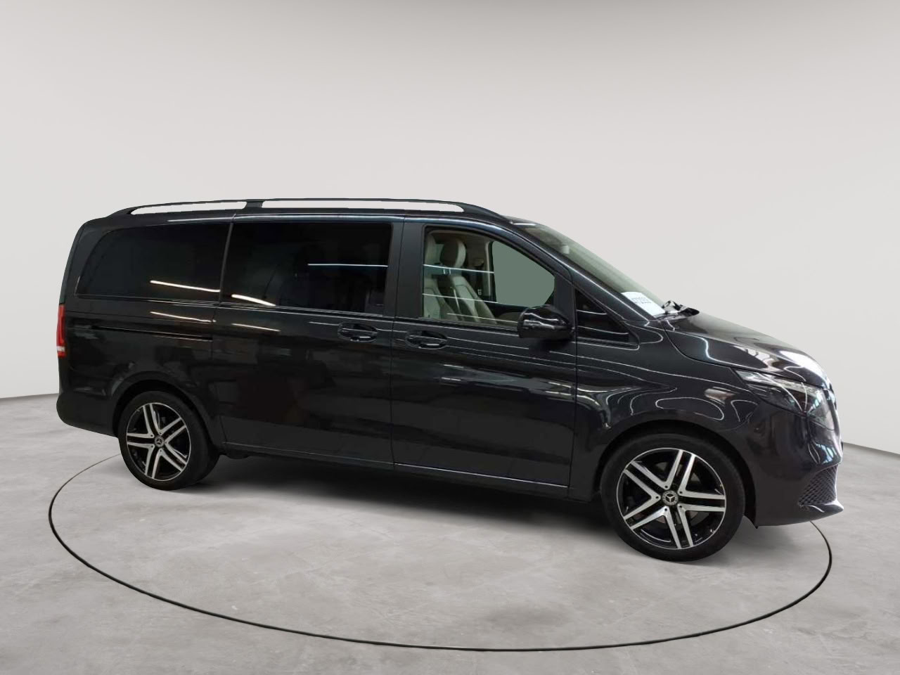 Mercedes-Benz V 300 d lang 4Matic 9G-TRONIC Avantgarde Edition 3