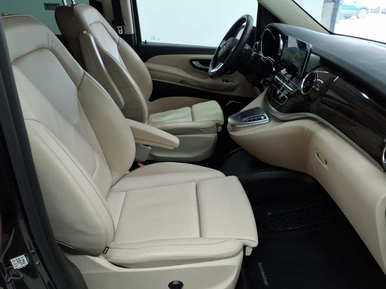 Mercedes-Benz V 300 d lang 4Matic 9G-TRONIC Avantgarde Edition 7