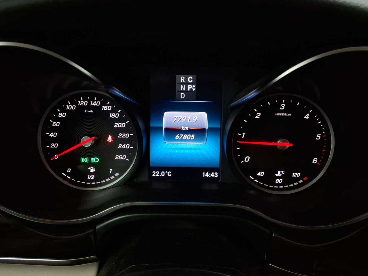 Mercedes-Benz V 300 d lang 4Matic 9G-TRONIC Avantgarde Edition 11