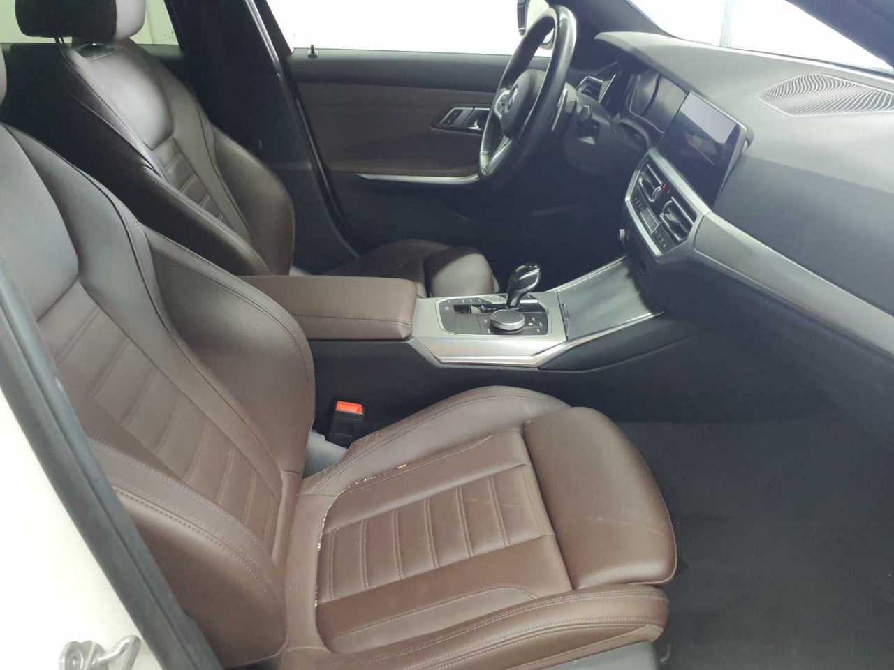 Bmw 320i Touring Aut. M Sport 8