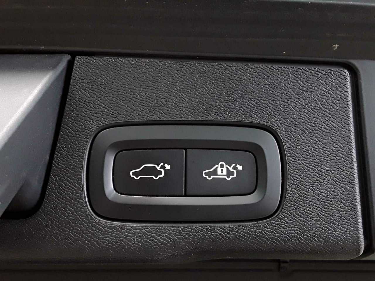 Volvo XC60 B4 D Geartronic RDesign 18