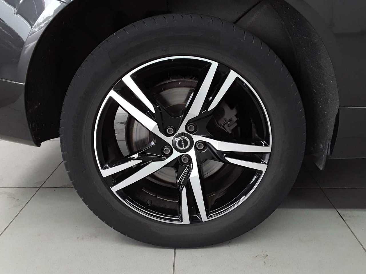 Volvo XC60 B4 D Geartronic RDesign 19