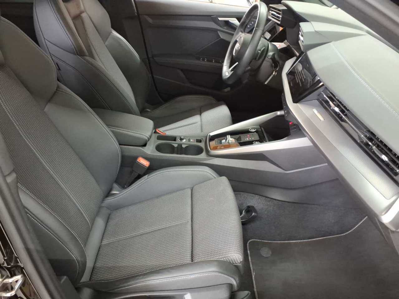 Audi A3 35 TDI Sportback S tronic S line 8