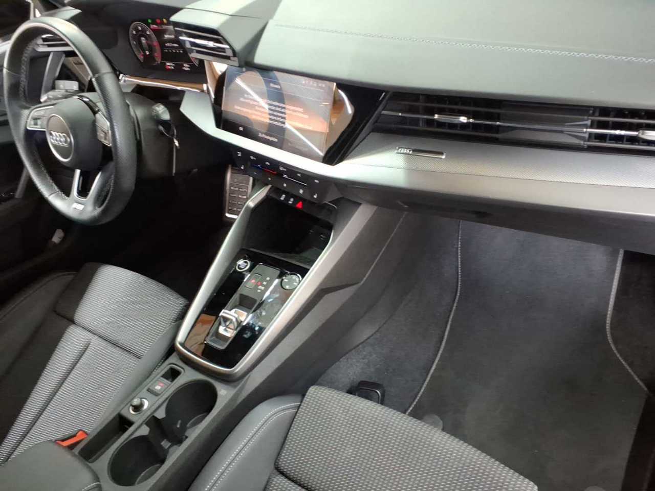 Audi A3 35 TDI Sportback S tronic S line 9