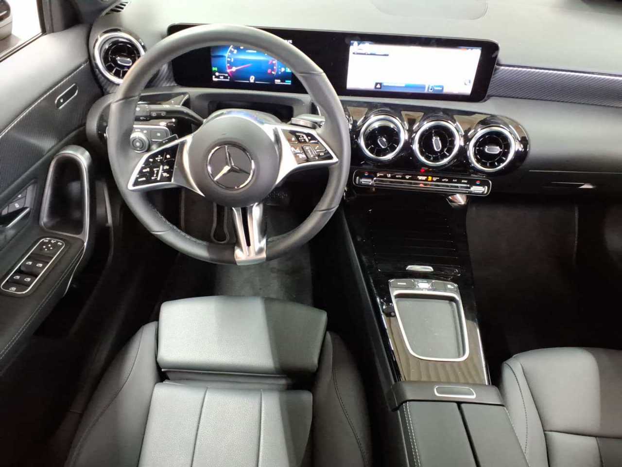 Mercedes-Benz A 180 7G-DCT Progressive Advanced 10