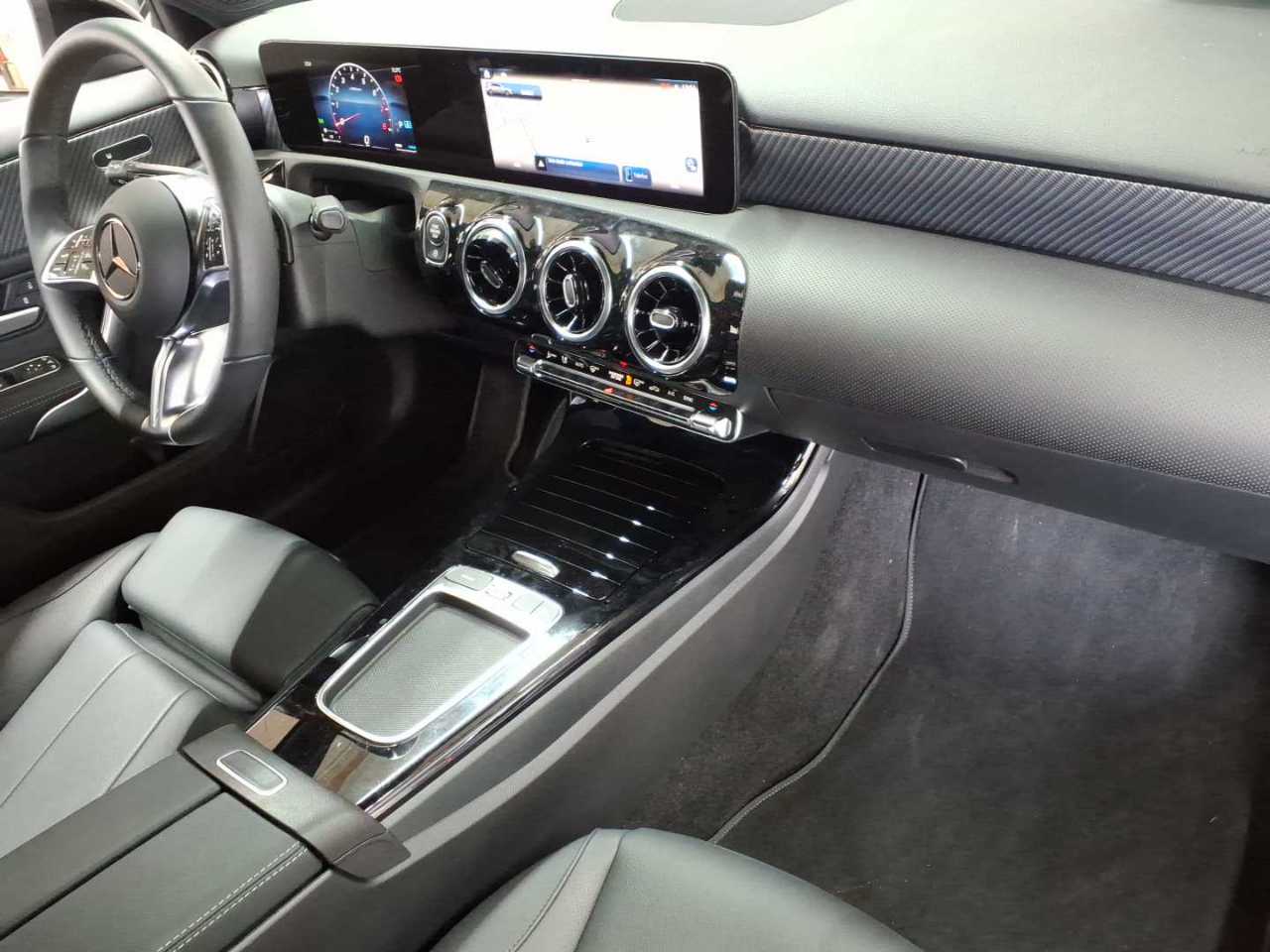 Mercedes-Benz A 180 7G-DCT Progressive Advanced 9