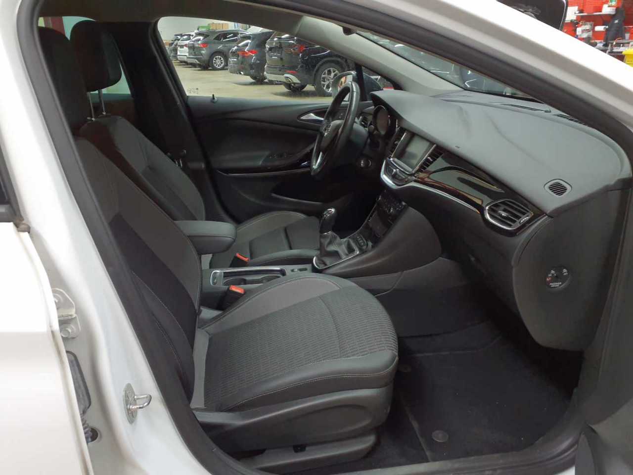Opel Astra 1.2 Turbo Start/Stop Sports Tourer Design&Tech 8