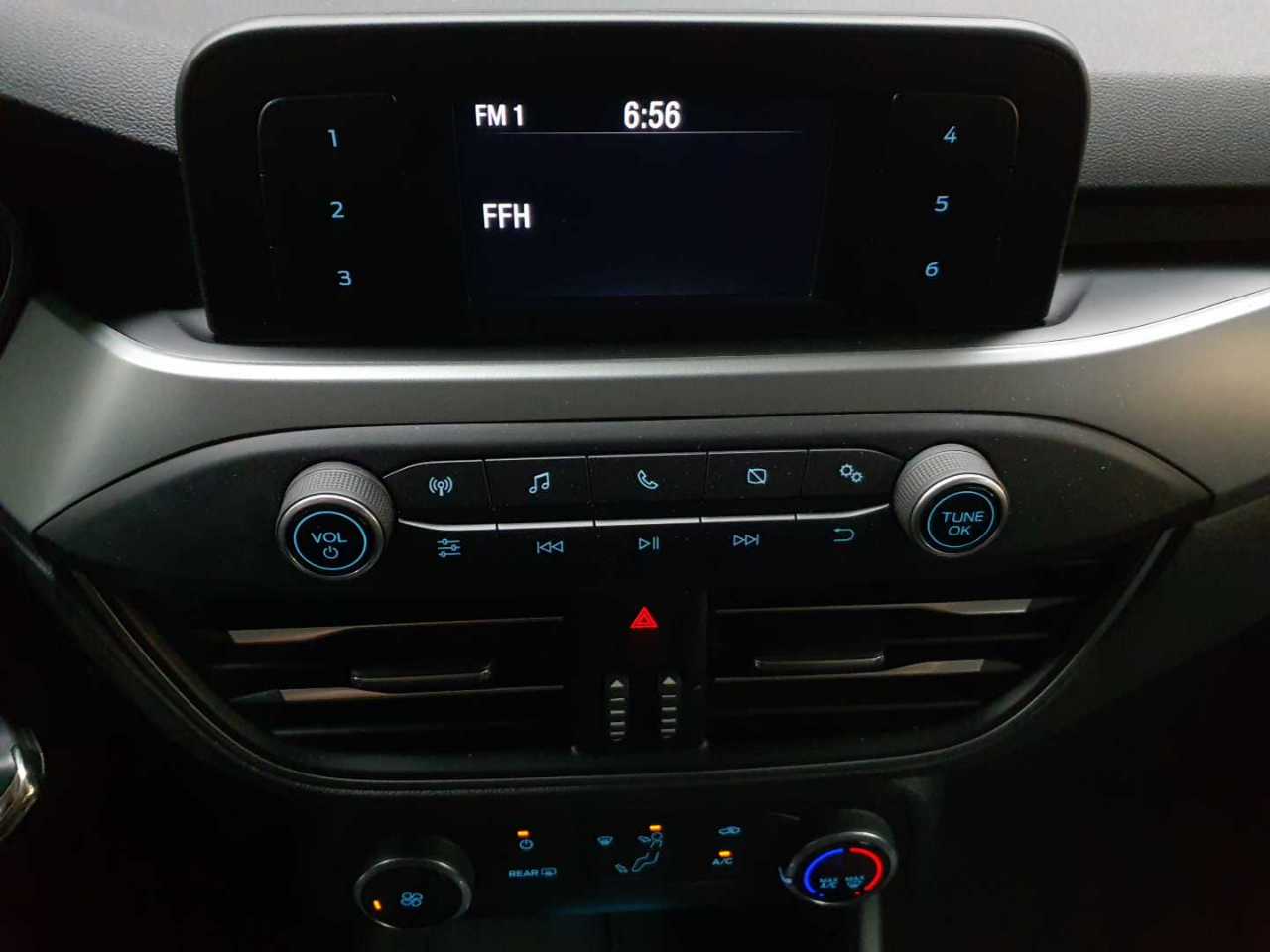 Ford Focus Turnier 1.5 EcoBlue Start-Stopp-System TREND 12