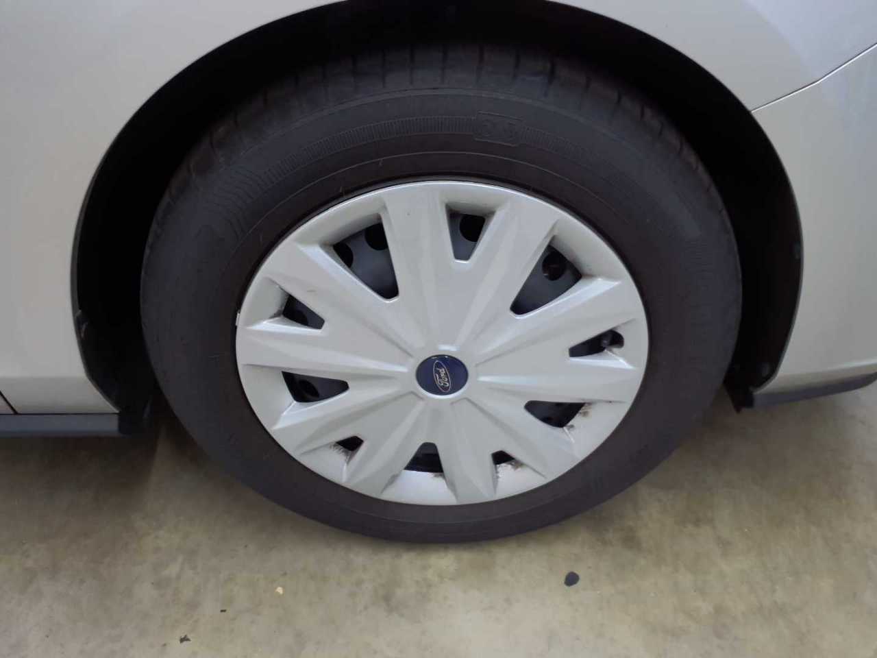 Ford Focus Turnier 1.5 EcoBlue Start-Stopp-System TREND 16